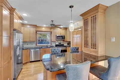 20 Collins Road, Glen Cove, NY 11542 - Photo 9