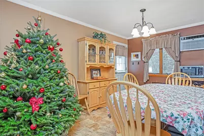 10 Roxbury Street, Farmingdale, NY 11735 - Photo 7