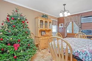 10 Roxbury St, Farmingdale, NY 11735 - Photo 7