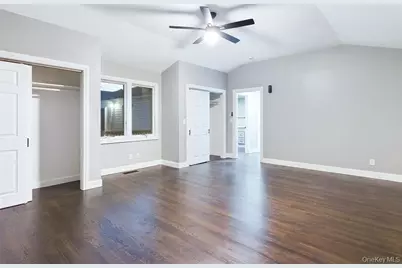 115 Clinton Avenue, Patchogue, NY 11772 - Photo 27