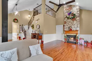 2 Bethpage Ct, Cortlandt Manor, NY 10567 - Photo 5