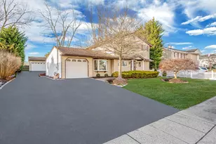 58 Sarah Dr, Lake Grove, NY 11755 - Photo 3