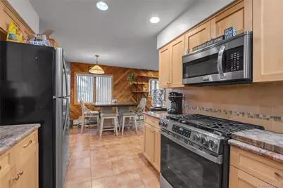 26 Julia Lane, East Northport, NY 11731 - Photo 7