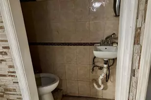 104-40 114th St, Jamaica, NY 11419 - Photo 31