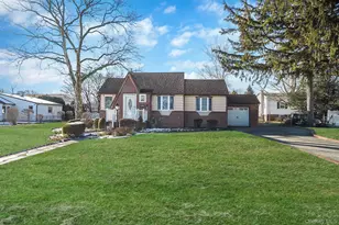 34 Pine Acres Blvd, Deer Park, NY 11729 - Photo 3