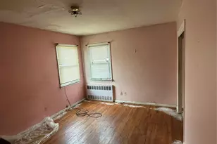 135-26 219th St, Springfield Gardens, NY 11413 - Photo 11