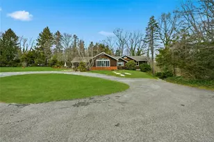 54 Cove Rd, Huntington, NY 11743 - Photo 17