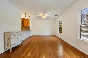 33 Fleets Cove Rd, Huntington, NY 11743 - Photo 17