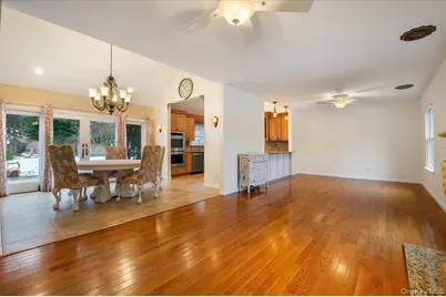 33 Fleets Cove Road, Huntington, NY 11743 - Photo 15