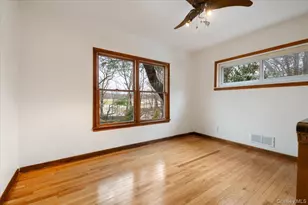 33 Fleets Cove Rd, Huntington, NY 11743 - Photo 21