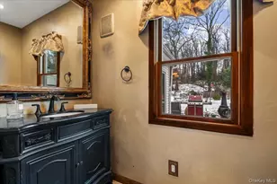 33 Fleets Cove Rd, Huntington, NY 11743 - Photo 19