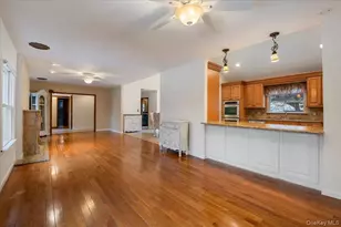 33 Fleets Cove Rd, Huntington, NY 11743 - Photo 11
