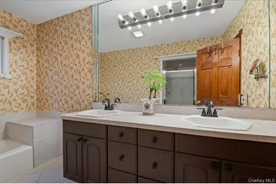 33 Fleets Cove Road, Huntington, NY 11743 - Photo 23