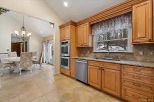 33 Fleets Cove Rd, Huntington, NY 11743 - Photo 15