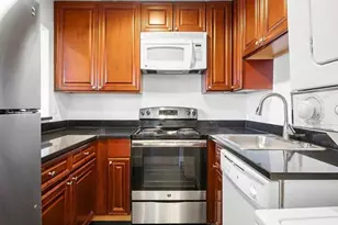 140 McGlynn Pl, Cedarhurst, NY 11516 - Photo 5