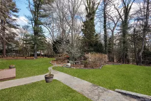 12 Summerset Dr, Smithtown, NY 11787 - Photo 9