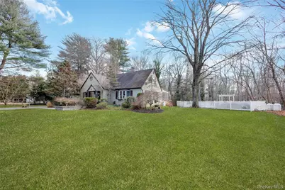 12 Summerset Drive, Smithtown, NY 11787 - Photo 5