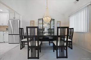 47 Balsam Ct, Wantagh, NY 11793 - Photo 7