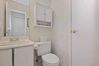 47 Balsam Court, Wantagh, NY 11793 - Photo 11