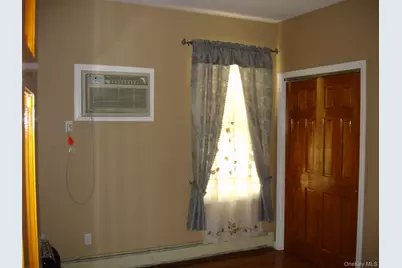 156 Voss Avenue, Yonkers, NY 10703 - Photo 9