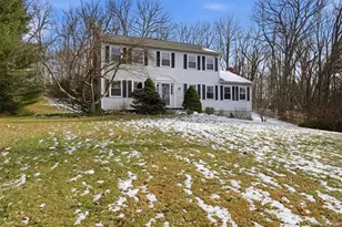 9 Sachs Ct, Hopewell Junction, NY 12533 - Photo 5