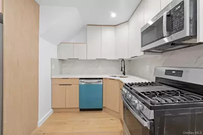 19124 Murdock Avenue, Saint Albans, NY 11412 - Photo 3