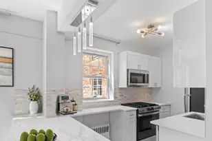 230 Pelham Rd, New Rochelle, NY 10805 - Photo 3