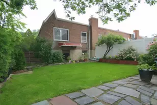 115-02 Poppenhusen Ave, College Point, NY 11356 - Photo 23