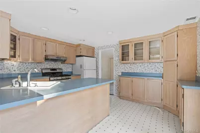 41 Hurd Avenue, Garnerville, NY 10923 - Photo 9