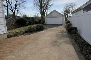 32 Manor Rd, North Lynbrook, NY 11563 - Photo 9