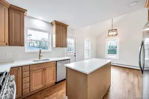 160 Oak St, Mattituck, NY 11952 - Photo 5