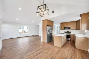 160 Oak St, Mattituck, NY 11952 - Photo 3