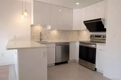 52-16 Roosevelt Avenue #2C, Woodside, NY 11377 - Photo 3