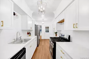 1241 Arnow Ave, Bronx, NY 10469 - Photo 5