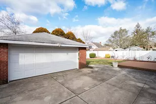 844 Arthur St, West Hempstead, NY 11552 - Photo 19