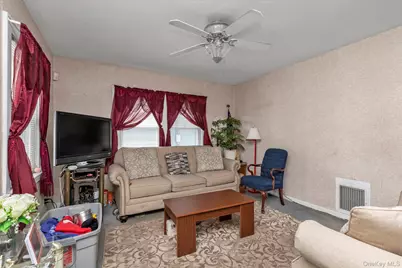 136 Butler Boulevard, Elmont, NY 11003 - Photo 5