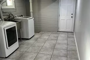 31 Flower Rd, Valley Stream, NY 11581 - Photo 17