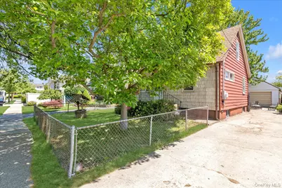 311 Hunnewell Avenue, Elmont, NY 11003 - Photo 21