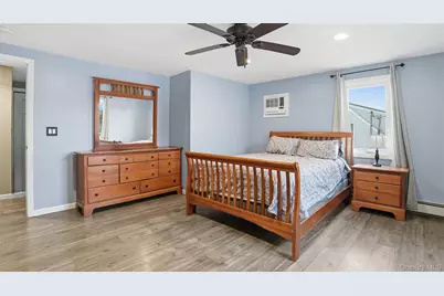 35 Twin Lane N, Wantagh, NY 11793 - Photo 7