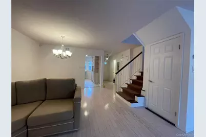 7 Village Lane, Woodbury, NY 11797 - Photo 15