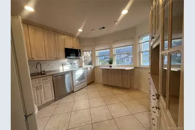 7 Village Lane, Woodbury, NY 11797 - Photo 3