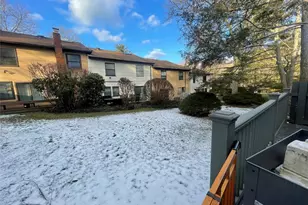 7 Village Ln, Woodbury, NY 11797 - Photo 19