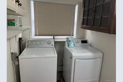 178 Barnes Road #MAIN HOUSE, Brookhaven, NY 11955 - Photo 11