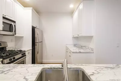 55 1st Street #110, Pelham, NY 10803 - Photo 9