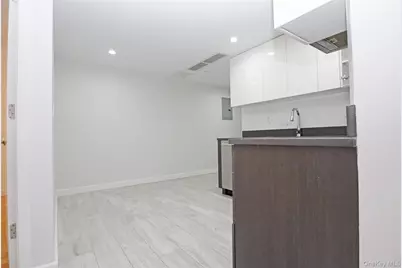 15815 Union Turnpike #3F, Fresh Meadows, NY 11366 - Photo 9