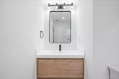 200 Irish Lane, Islip Terrace, NY 11752 - Photo 27