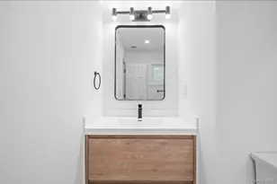 200 Irish Ln, Islip Terrace, NY 11752 - Photo 27