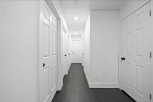 200 Irish Ln, Islip Terrace, NY 11752 - Photo 21