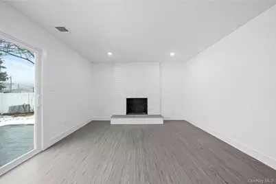 200 Irish Lane, Islip Terrace, NY 11752 - Photo 15