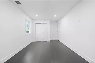 200 Irish Ln, Islip Terrace, NY 11752 - Photo 37